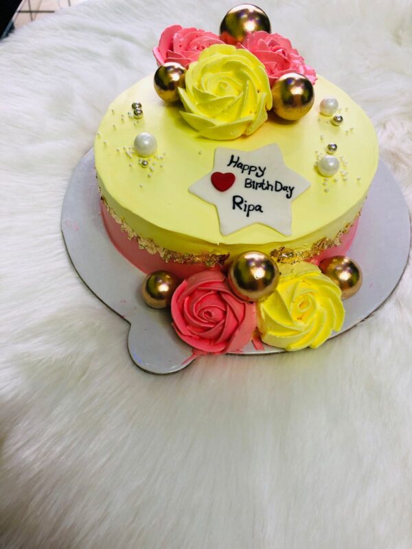 customized-vanilla-cake-yellow